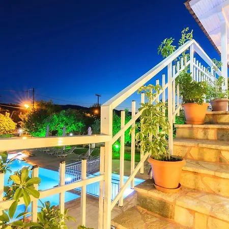 Artemis Hotel Amoudi