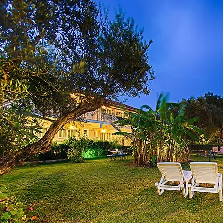 Artemis Hotel Amoudi